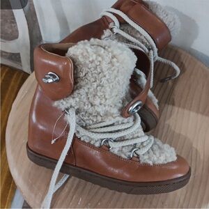 Coach Tan & Cream MONROE
Shearling Boots